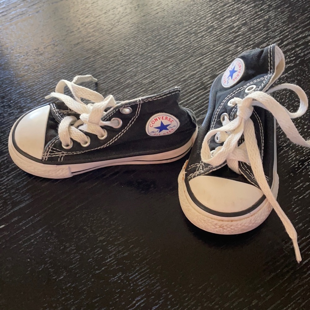 Kids converse size 5T